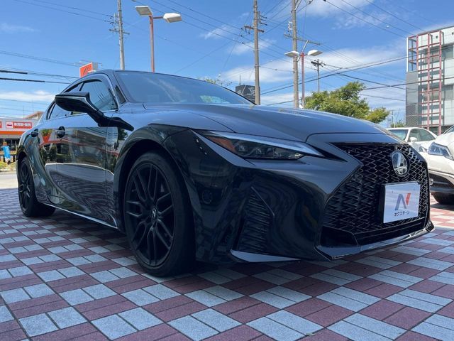 大好評のボディコーティング「弾スプラッシュコート」もご納車までに施工可能。通常のガラスコートと異なる、耐久年数6年の無機質ガラスコーティングが、ボディをキレイな状態に保ってくれます。