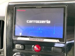 【大画面ナビ】人気の大型8インチナビを装備。存在感のある大画面はインパクト大！ナビ利用時のマップ表示は見やすく、テレビやDVDは臨場感がアップ！いつものドライブがグッと楽しくなります♪