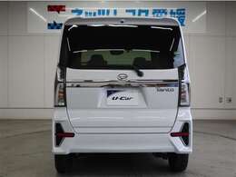 LEDテールライトです。省電力、高輝度のLEDは明るく照らすので夜間運転時の視認性を高めます。スタイリッシュな見た目で細かいところもこだわりたいあなたに！