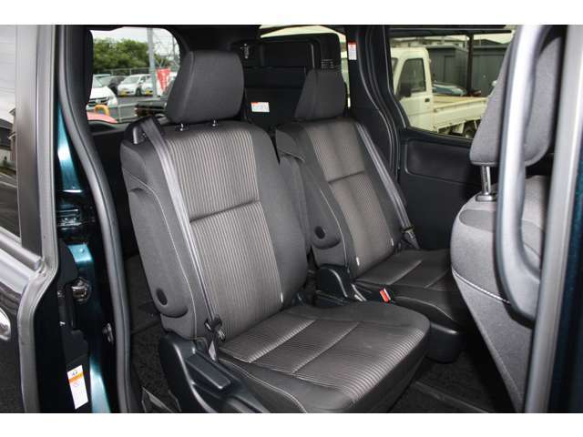 こちらのシートはキズやシミがなく綺麗な状態です。車内のメインとなるシートが綺麗に保たれていることで印象が明るくなり、クリアな室内になりますね！