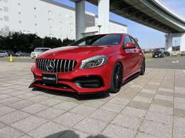 Revedesignのフルエアロキット装着でダウンフォースとデザイン性を際立てております。