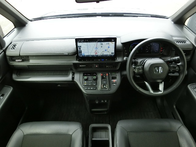 【ホンダセンシング】ミリ波レーダーと単眼カメラで検知した情報をもとに、安心・快適な運転や事故回避を支援する、先進の安全運転支援システムです。
