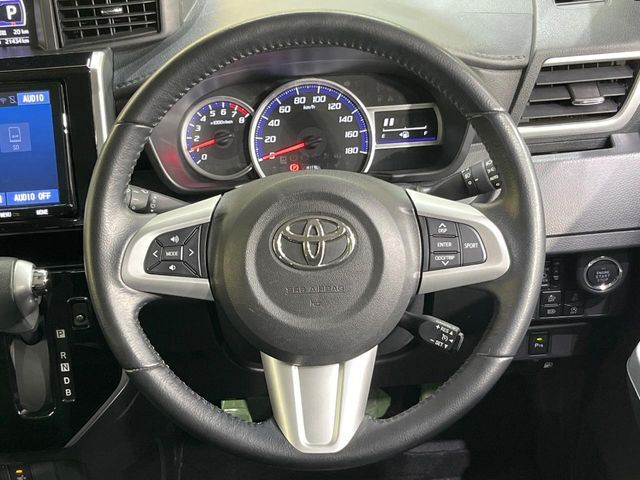 ステアリングも使用感が少なく、きれいな状態となっております♪