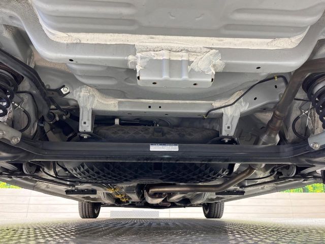 大好評を頂いておりますボディの弾スプラッシュコートも好評受付中。通常のガラスコートと異なる、耐久年数6年の無機質ガラスコーティングが、ボディをキレイな状態に保ってくれます。