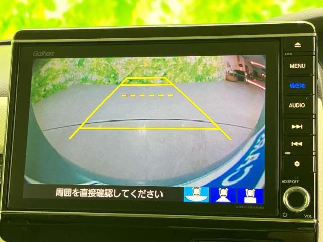 WECARSの展示場では実際に見て、触ってお車をお選びいただけます！知識の豊富な営業スタッフが様々なカーライフをご提案いたします！