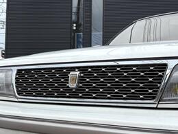 マークII・クレスタ・チェイサーという3兄弟車両ですが皆様お好みがわかれるところだと思います■チャイサーの特徴はナナメ格子のグリルとなっております！