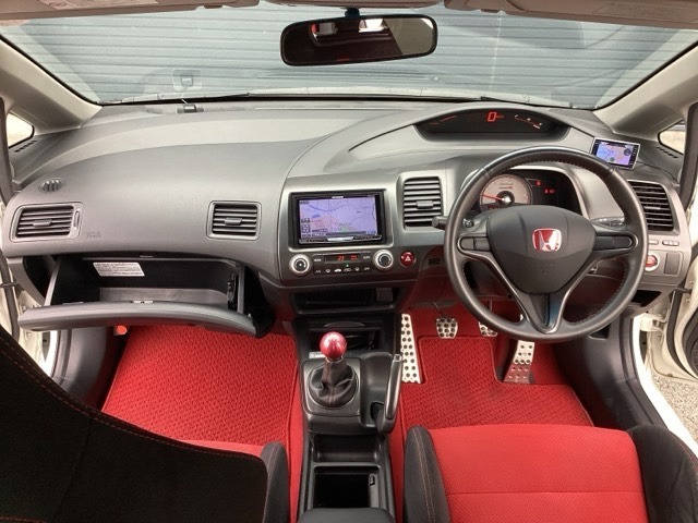 ☆内外装クリーニング☆全車入庫時にクリーニング済みですので、ご安心くださいませ♪