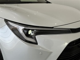 LEDヘッドライトです。デザイン性がよくとても明るいので、夜間の走行や悪天候でも安心です。しかも長寿命！