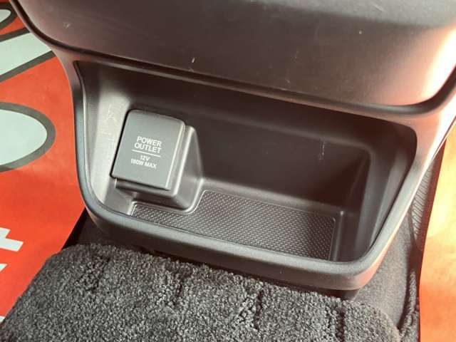 納車整備については、国家資格を持つ、経験豊富な自動車整備士が、納車点検を実施し、不具合箇所を整備した上で納車させていただきます。