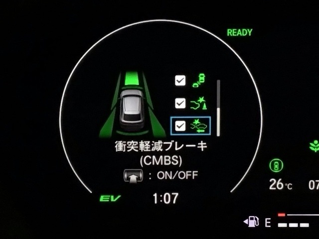 ホンダが推し進める総合先進安全装備のセンシング搭載！　衝突や斜線はみだしなどの危険が予測される時、センサーが警告。ヒューマンエラーを高度先進技術が補完してくれます。