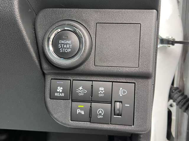 スマートアシスト付きで安全装備充実♪　前後コーナーセンサー付きで運転も