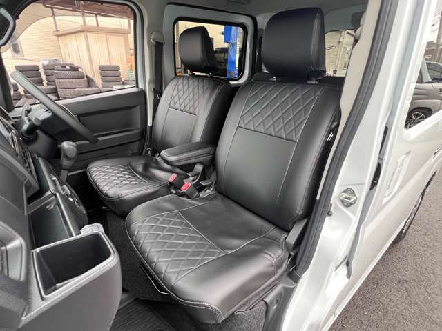 シートカバーも綺麗なコンディションが保たれております♪