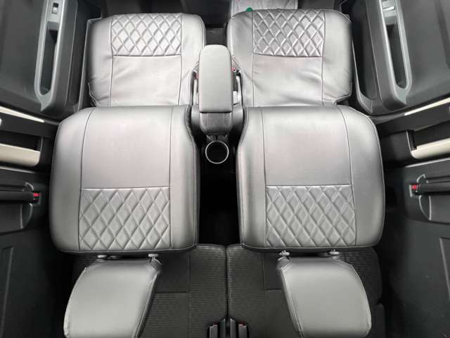 シートのへたりやシミも無く、綺麗な状態を保っております。