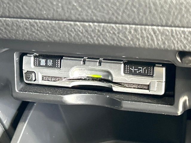 【ETC】高速道路の料金所をストレスなく通過！話題のスポットやサービスエリアに多い「スマートIC」利用時は必須のアイテムです。当店でセットアップを実施、ご納車当日からすぐにご利用いただけます！