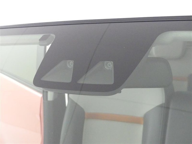 サポカーは、高齢運転者を含めたすべてのドライバーによる交通事故の発生防止・被害軽減対策の一環として、国が推奨する新しい自動車安全コンセプトです。詳しくは販売店スタッフまでおたずねください。