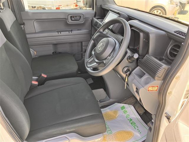 皆様に『綺麗ですね☆』と言って頂けるよう展示車のクリーニングに力を入れております！シートは専用バキュームにて仕上げております。専門スタッフがおりますので、他店に負けない自信があります！