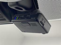 ◆【ETC】有料道路を利用する際に料金所で停止することなく通過できる、ETC車載器（ノンストップ自動料金収受システム機器）が装備されています。セットアップを行うことで利用可能になります。