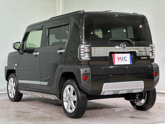 納車前にはスタッフによってピカピカに仕上げてご納車致します。オプションでガラスコーティングなどオススメ品も格安で承ります！