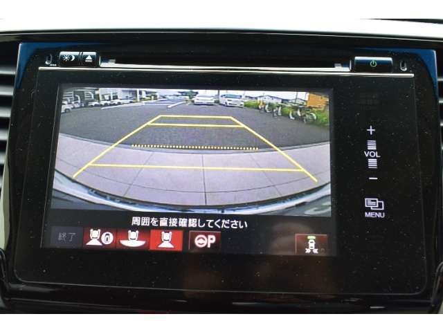 バックカメラが装備されており、後方の安全確認はもちろんのこと狭い場所での駐車や雨の日・夜間など視界の悪いコンディションでのストレスの軽減にもなります！