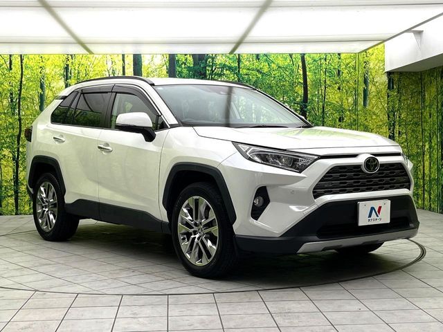 大好評のボディコーティング「弾スプラッシュコート」もご納車までに施工可能。通常のガラスコートと異なる、耐久年数6年の無機質ガラスコーティングが、ボディをキレイな状態に保ってくれます。