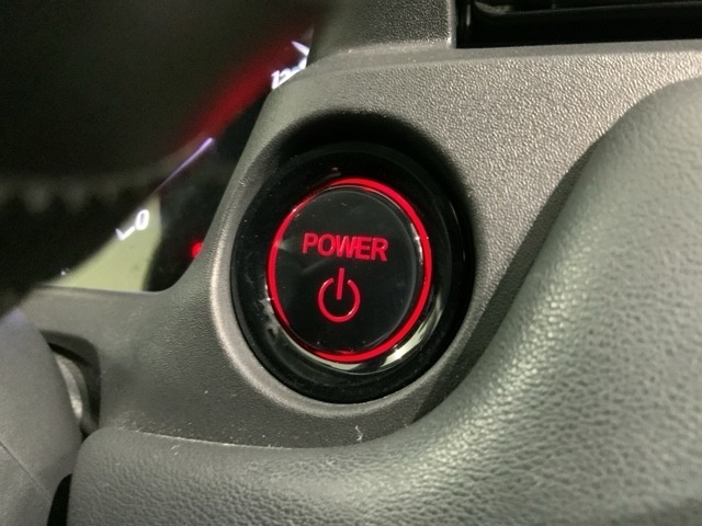 ワンプッシュでエンジンのスタート、ストップが出来て便利です。