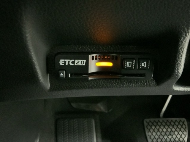 いまや快適なカーライフに欠かせないETCが付いています。