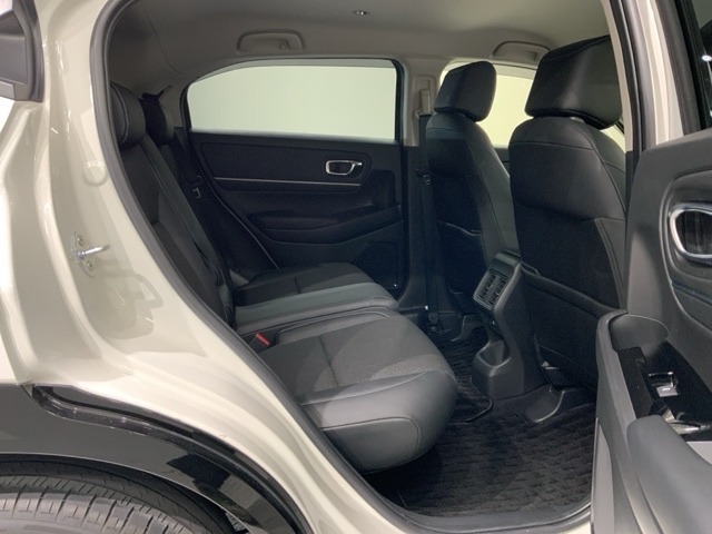 ゆったり座れるリヤシート！足元が広々としていて、乗り心地も良いです！