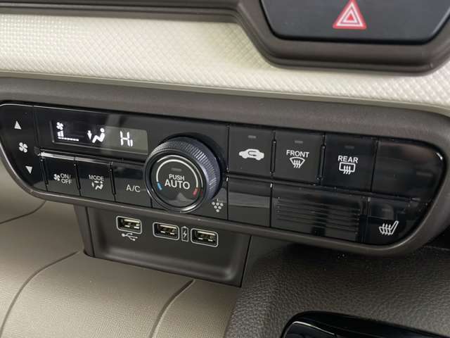 【運転席操作部】快適なドライブを楽しむための機能が装備されています！運転席から触れるので、使いやすいです！除菌プランいれていただくと、さらに清潔で安心していただけます！