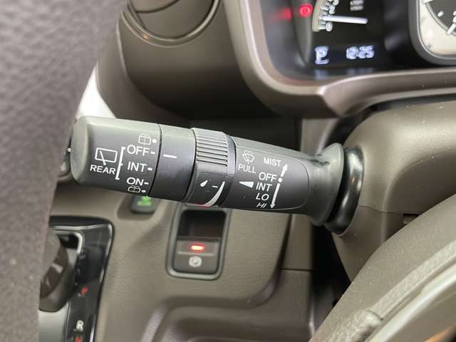 【運転席操作部】快適なドライブを楽しむための機能が装備されています！運転席から触れるので、使いやすいです！除菌プランいれていただくと、さらに清潔で安心していただけます！