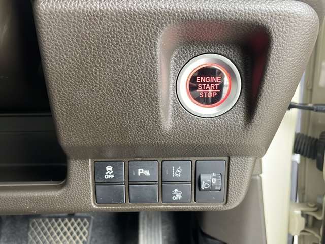 【運転席操作部】快適なドライブを楽しむための機能が装備されています！運転席から触れるので、使いやすいです！除菌プランいれていただくと、さらに清潔で安心していただけます！