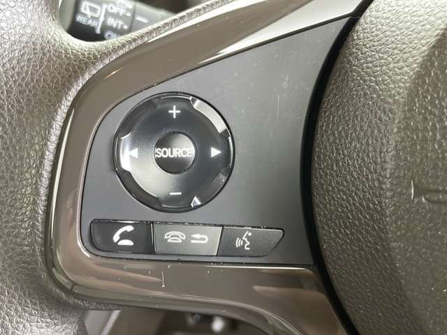 【運転席操作部】快適なドライブを楽しむための機能が装備されています！運転席から触れるので、使いやすいです！除菌プランいれていただくと、さらに清潔で安心していただけます！