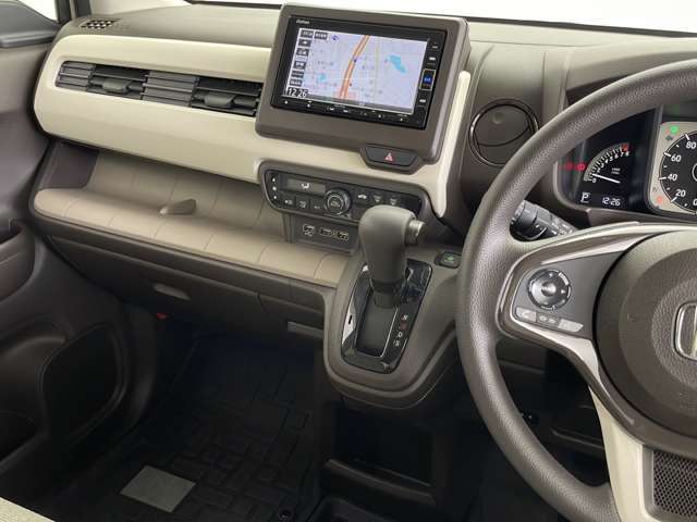 【運転席操作部】快適なドライブを楽しむための機能が装備されています！運転席から触れるので、使いやすいです！除菌プランいれていただくと、さらに清潔で安心していただけます！