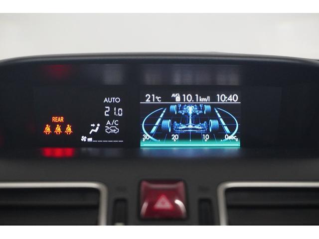車両のさまざまな情報を大型ディスプレイに表示！運転中でも視認しやすく情報を直感的に把握する事ができます！