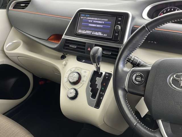 【運転席操作部】快適なドライブを楽しむための機能が装備されています！運転席から触れるので、使いやすいです！除菌プランいれていただくと、さらに清潔で安心していただけます！