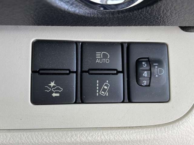 【運転席操作部】快適なドライブを楽しむための機能が装備されています！運転席から触れるので、使いやすいです！除菌プランいれていただくと、さらに清潔で安心していただけます！