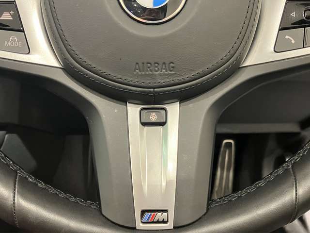 また、BMW正規認定中古車は、エマージェンシーサービスが自動付帯。24時間365日、皆様のカーライフをサポート致します。確かな安心のうえで、「駆けぬける歓び」をご堪能ください。
