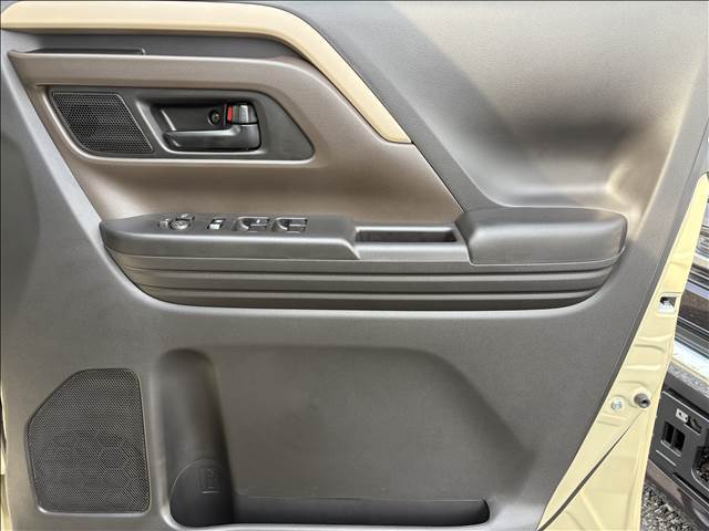 ★★★新車購入時にかかる重量税や自動車税はナンバー登録時にディーラーが支払い済です。税金を節約できます！★★★