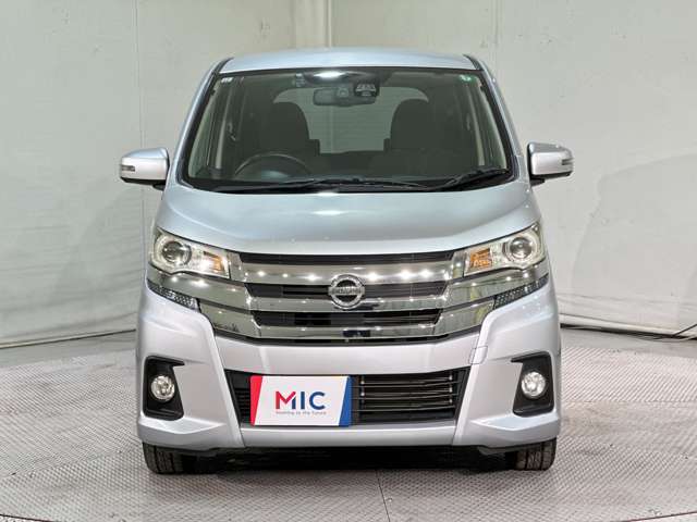 当店のこだわりはズバリ「価格」です。車両仕入れにとことんこだわり、良質な車両を安く取り揃えております。