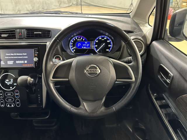 当店は整備工場以外にも自社板金工場も完備！！保険事故はもちろん、ちょっとしたキズ凹みの修理も格安にて承ります。