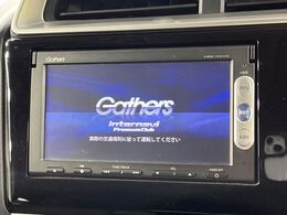【純正ナビ】人気の純正ナビを装備しております。ナビの使いやすさはもちろん、オーディオ機能も充実！キャンプや旅行はもちろん、通勤や買い物など普段のドライブも楽しくなるはず♪