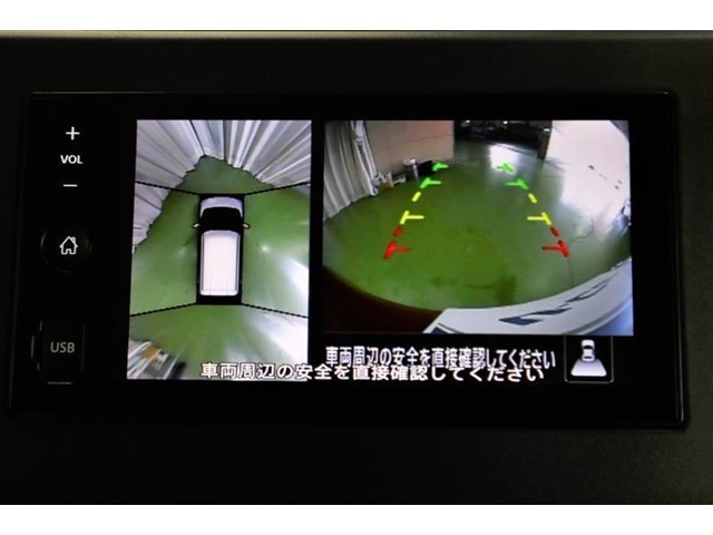 ガイドラインで車両間隔をつかみやすくなっています。バック時に見ずらい場所や狭い駐車場で便利です♪