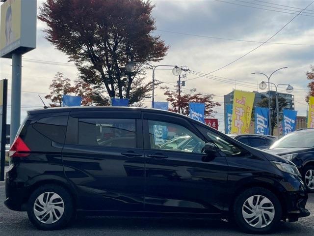 100台の大型展示場！展示場にないお車も全国よりお探しいたします！