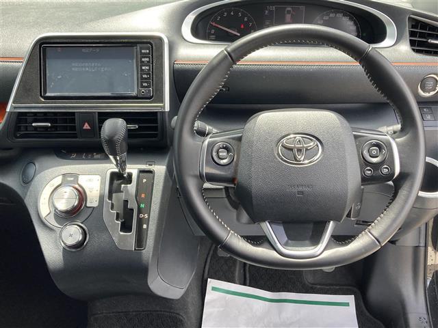 【運転席操作部】快適なドライブを楽しむための機能が装備されています！運転席から触れるので、使いやすいです！除菌プランいれていただくと、さらに清潔で安心していただけます！