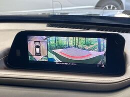 【360°ビューモニター】専用のカメラにより、上から見下ろしたような視点で360度クルマの周囲を確認することができます☆死角部分も確認しやすく、狭い場所での切り返しや駐車もスムーズに行えます。