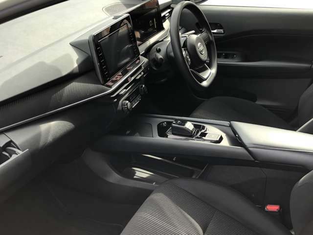 タバコを含めた車内のニオイに関しては、個人の主観となる為、ご来店時にお客様に確認して頂いておりますので、ご了承下さい