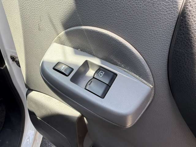 運転席、助手席パワーウインドー