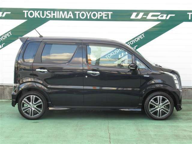 中古車の総合評価や内外装の状態などがひと目でわかるよう、トヨタ車のプロの検査員が車両状態を検査した「車両検査証明書」をご用意しています。