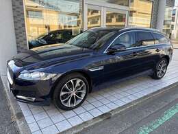 XFスポーツブレークです。中古車市場では数の少ない希少なお車となっております。