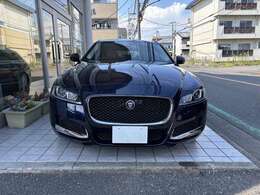 希少色のダークブルーメタリクです。高級感があり、XFにマッチしております。