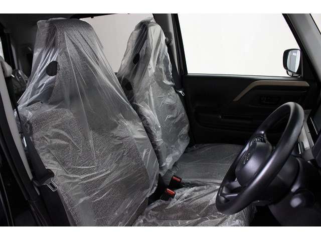 万が一に備えての代車も完備！代車にもナビやETC、バックカメラを装着！！さらに、無料貸し出し！
